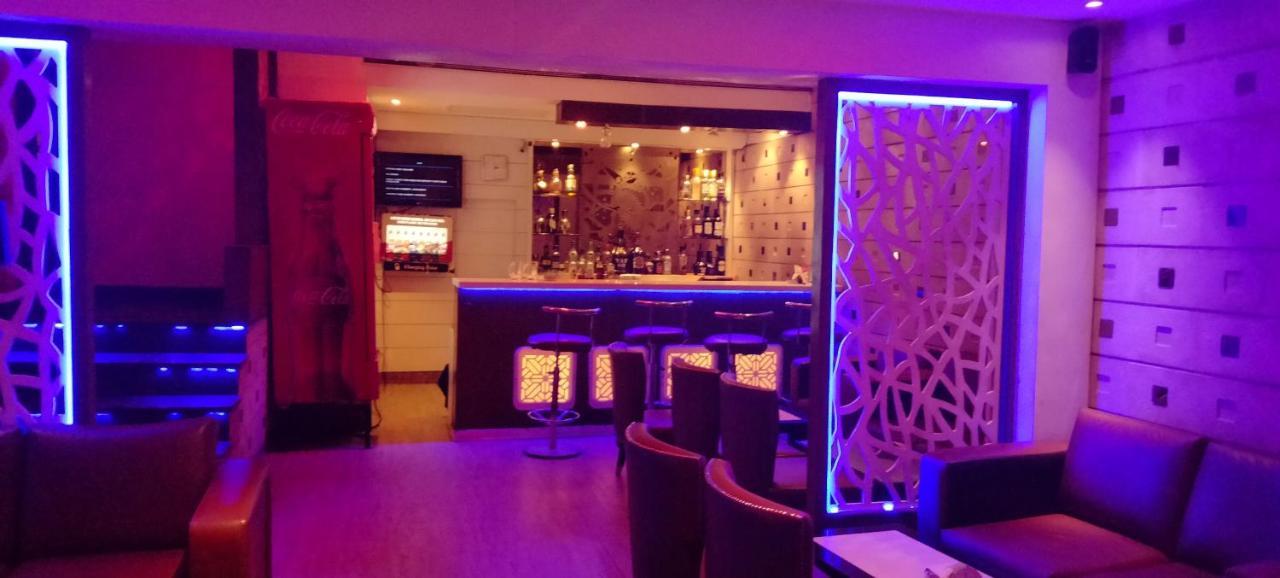 Hotel Landmark Gwalior Ngoại thất bức ảnh