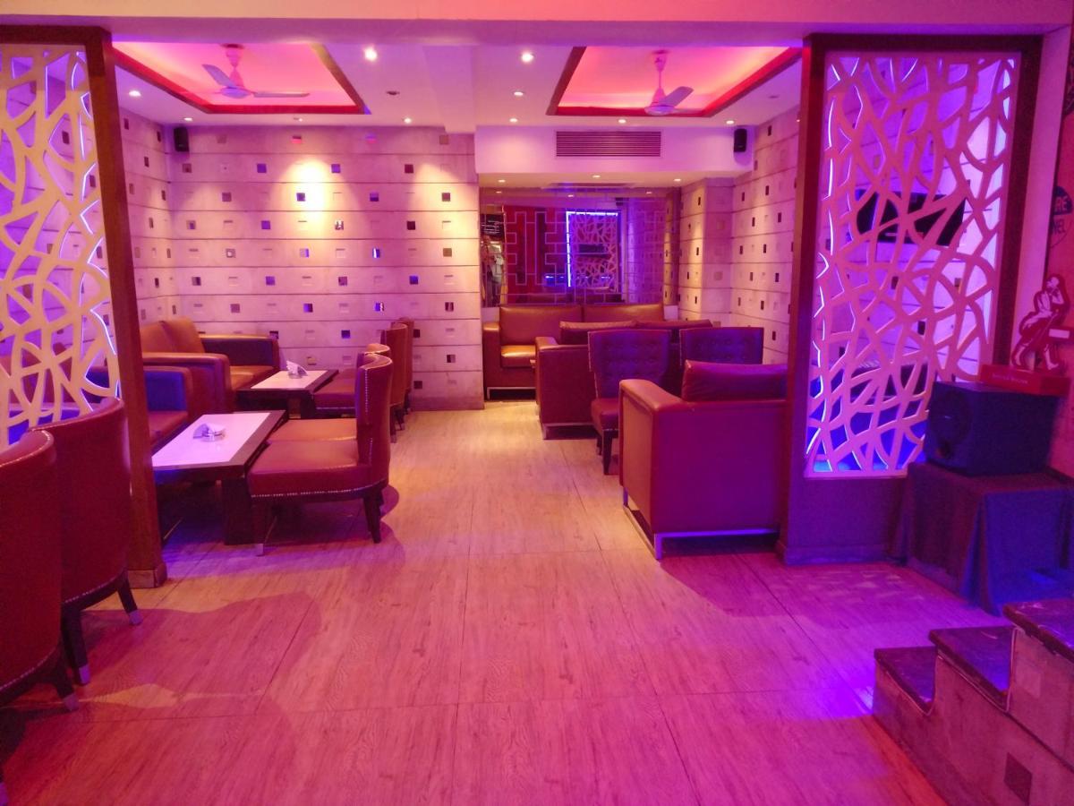 Hotel Landmark Gwalior Ngoại thất bức ảnh