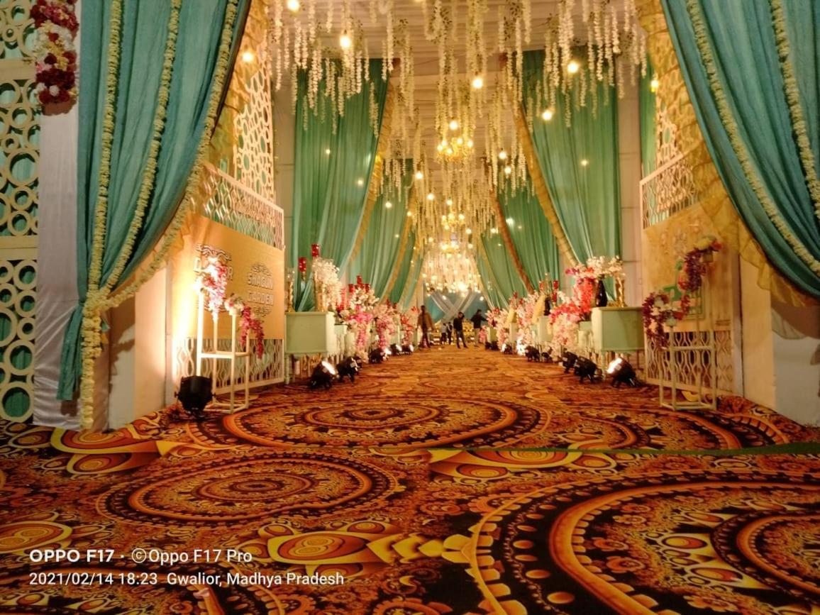 Hotel Landmark Gwalior Ngoại thất bức ảnh