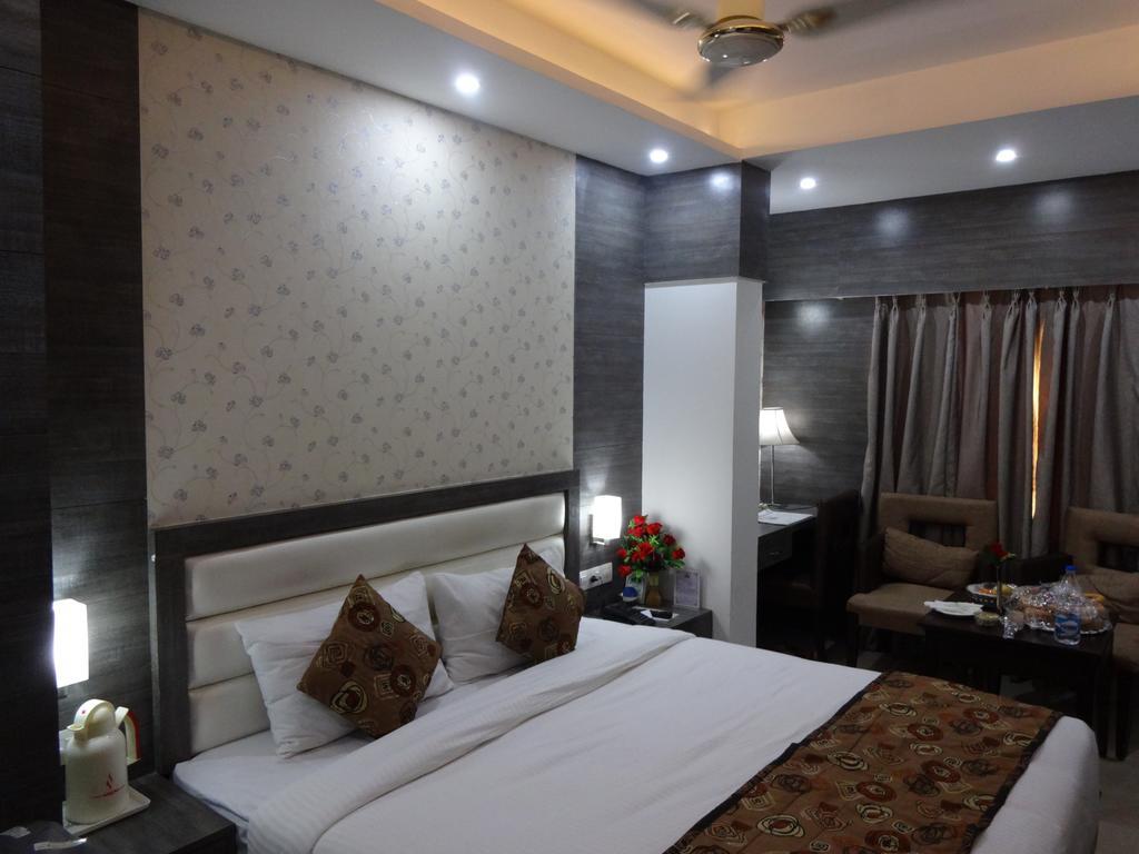 Hotel Landmark Gwalior Ngoại thất bức ảnh