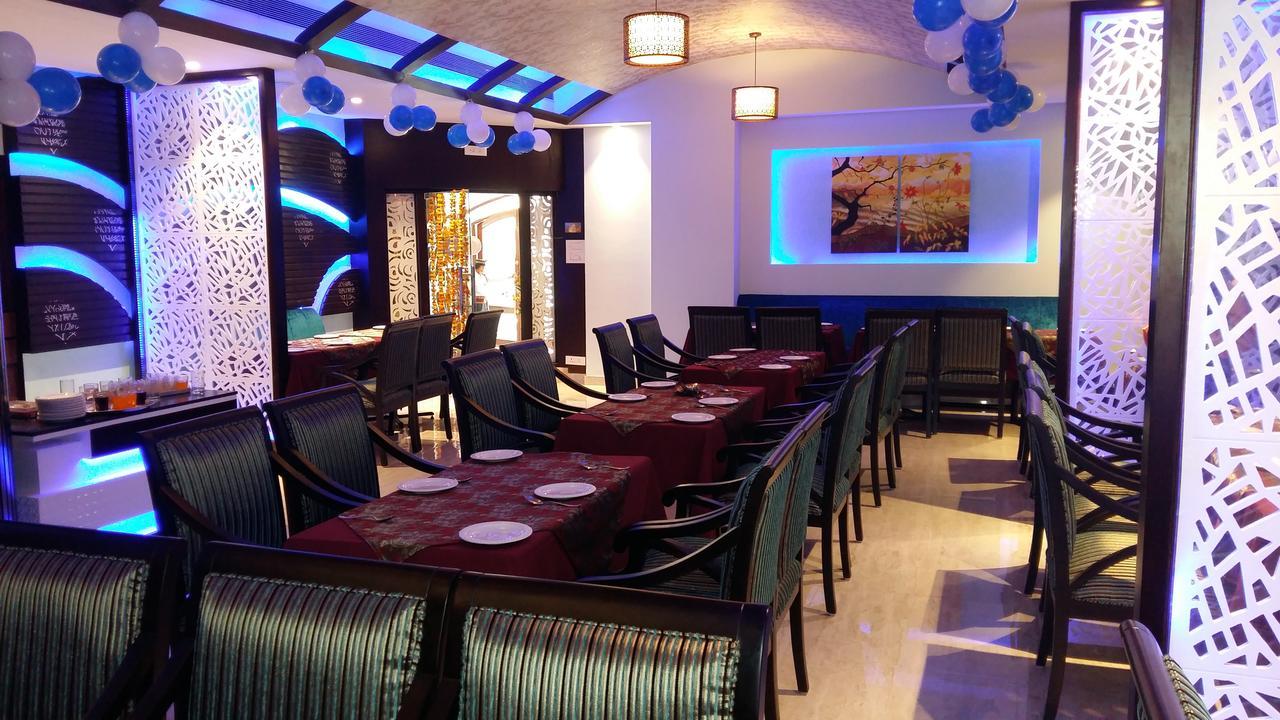 Hotel Landmark Gwalior Ngoại thất bức ảnh
