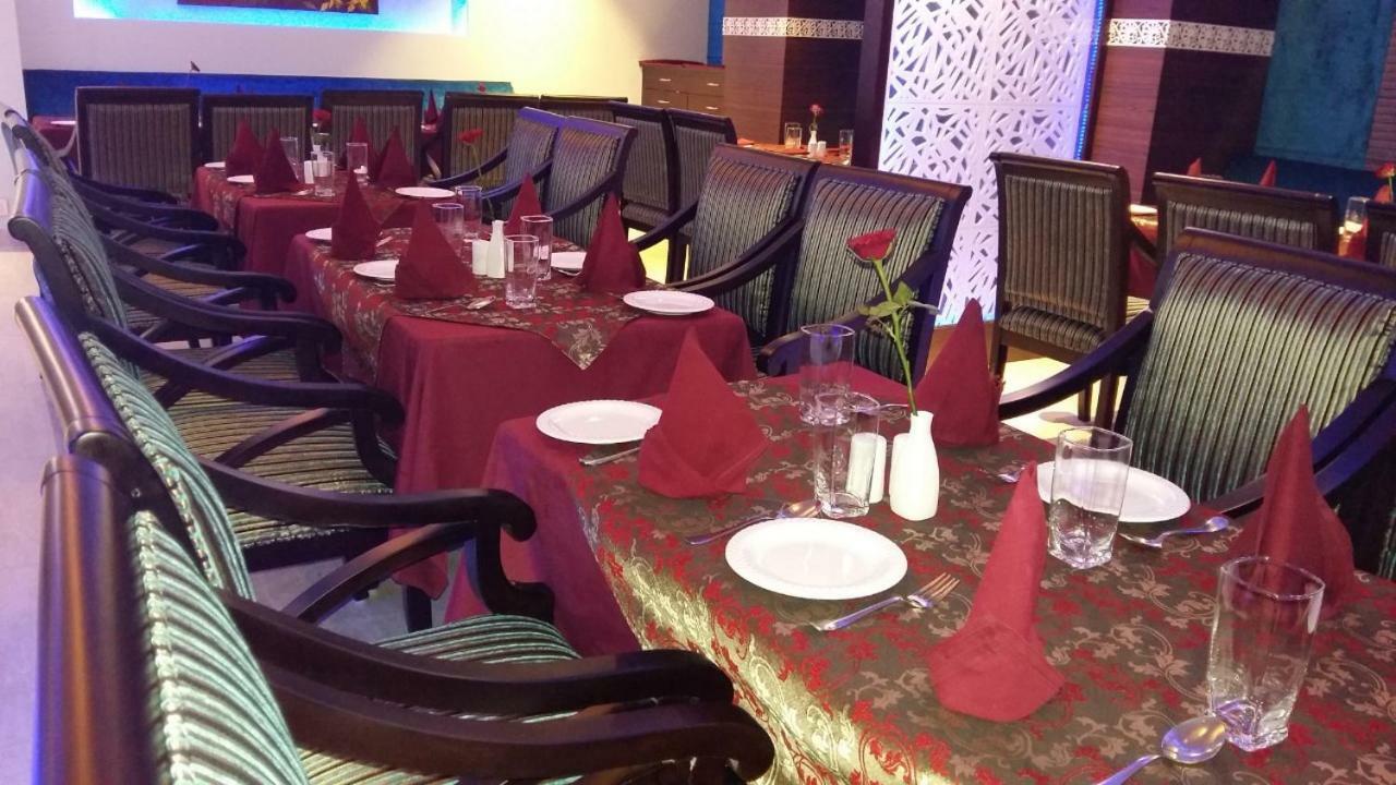 Hotel Landmark Gwalior Ngoại thất bức ảnh