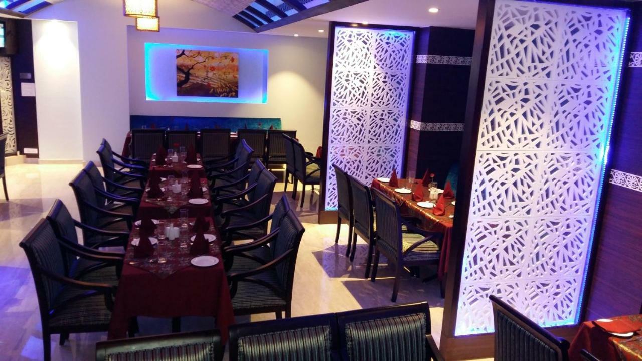 Hotel Landmark Gwalior Ngoại thất bức ảnh