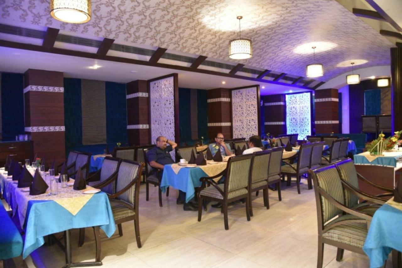 Hotel Landmark Gwalior Ngoại thất bức ảnh