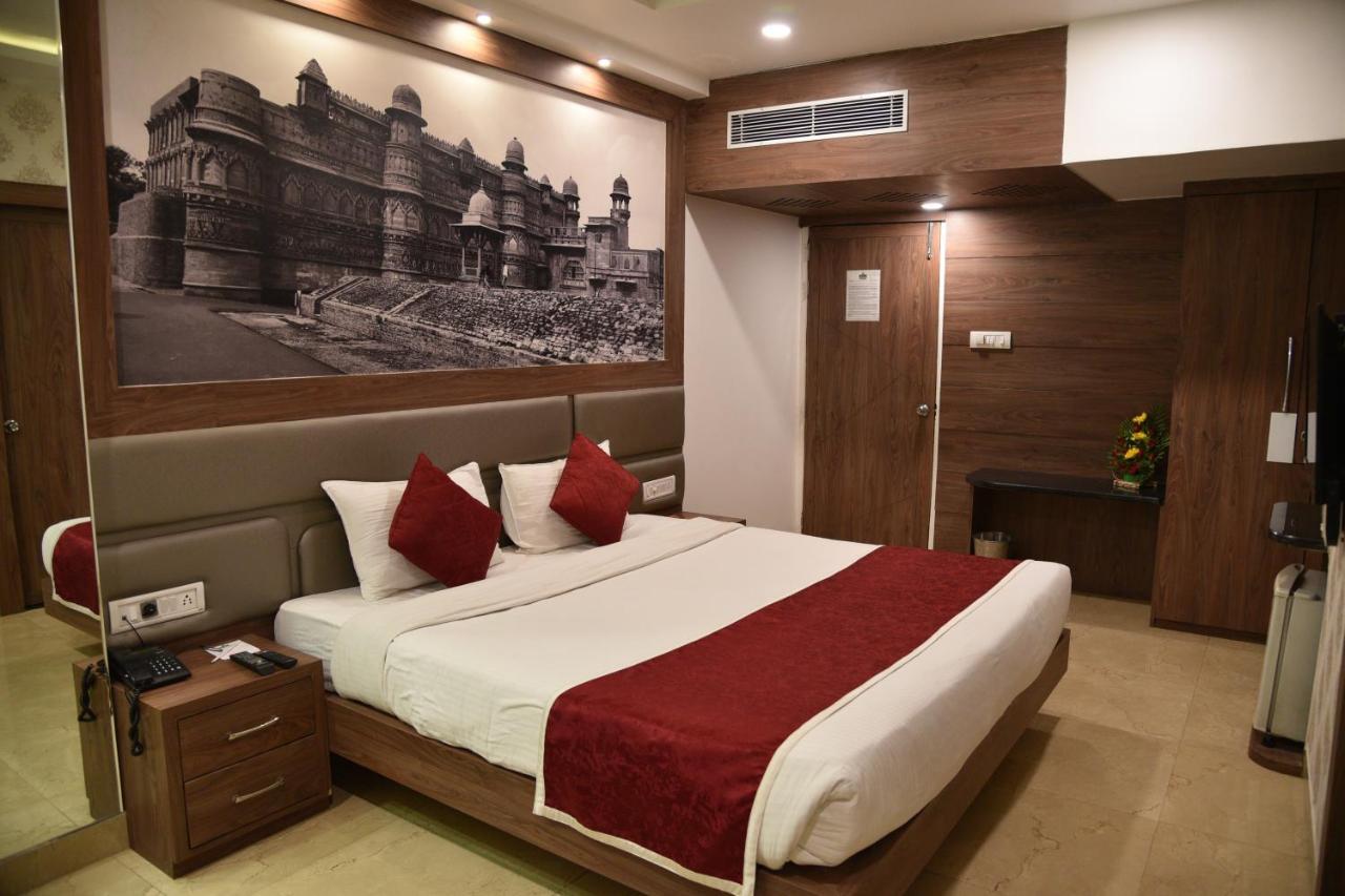 Hotel Landmark Gwalior Ngoại thất bức ảnh